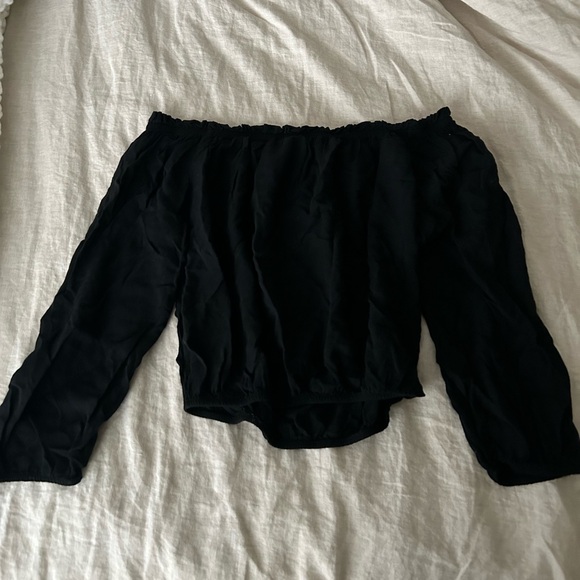 Brandy Melville off the shoulder top bundle - Picture 6 of 8